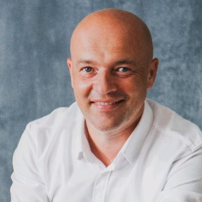 Piotr Pszczolkowski - Teamee